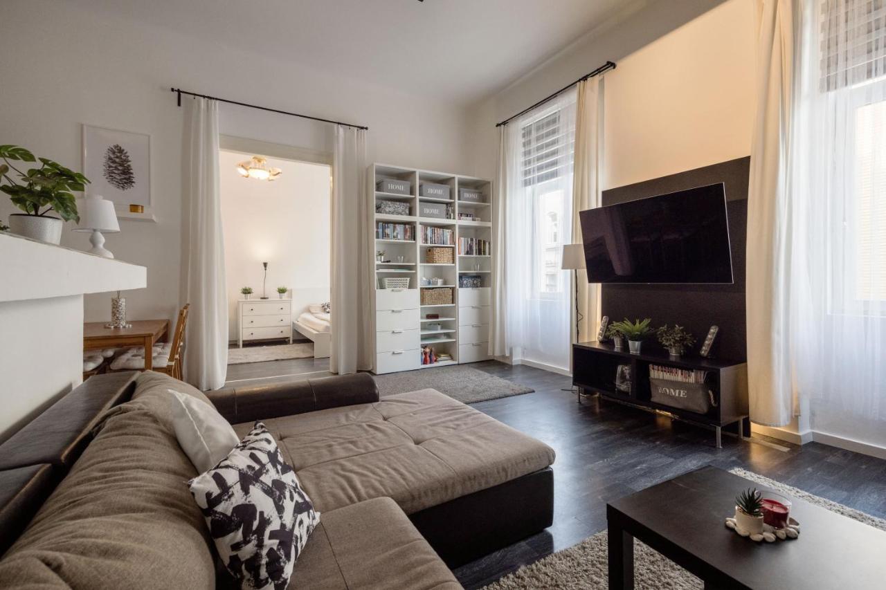 Spacious Apartment Almassy 布达佩斯 外观 照片